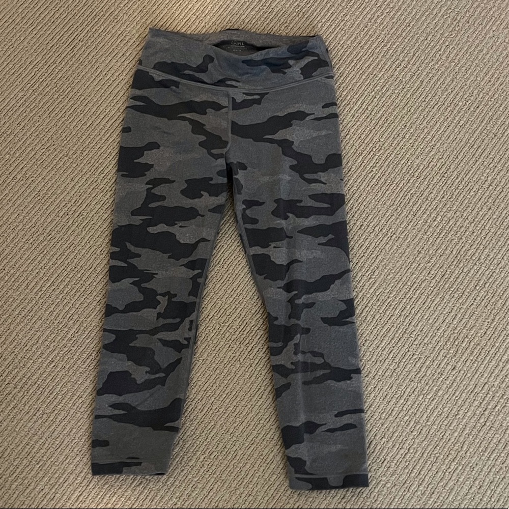 Athleta Capri Camo Leggings